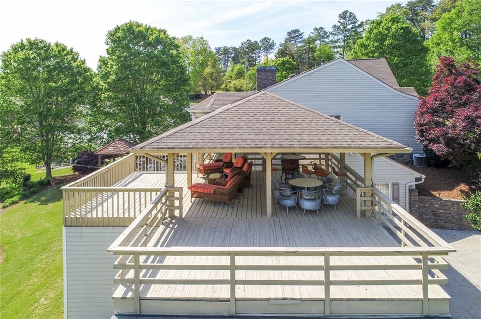 LakeHouse_05.jpg