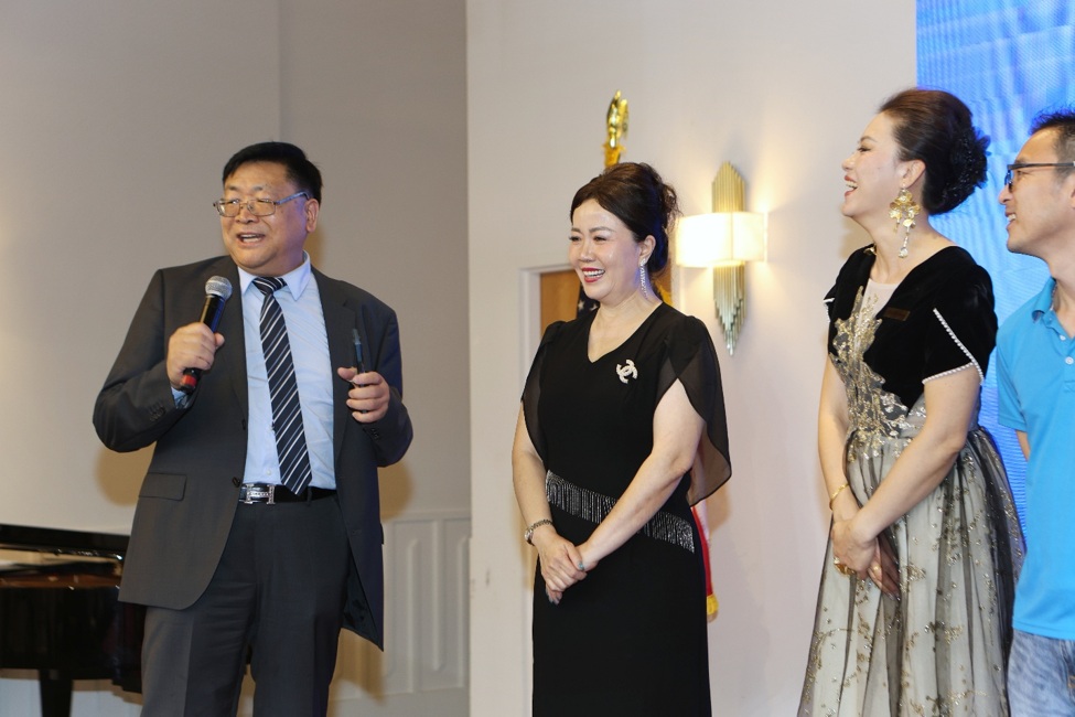AYTC920_18.jpg