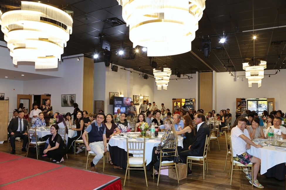 AYTC920_15.jpg
