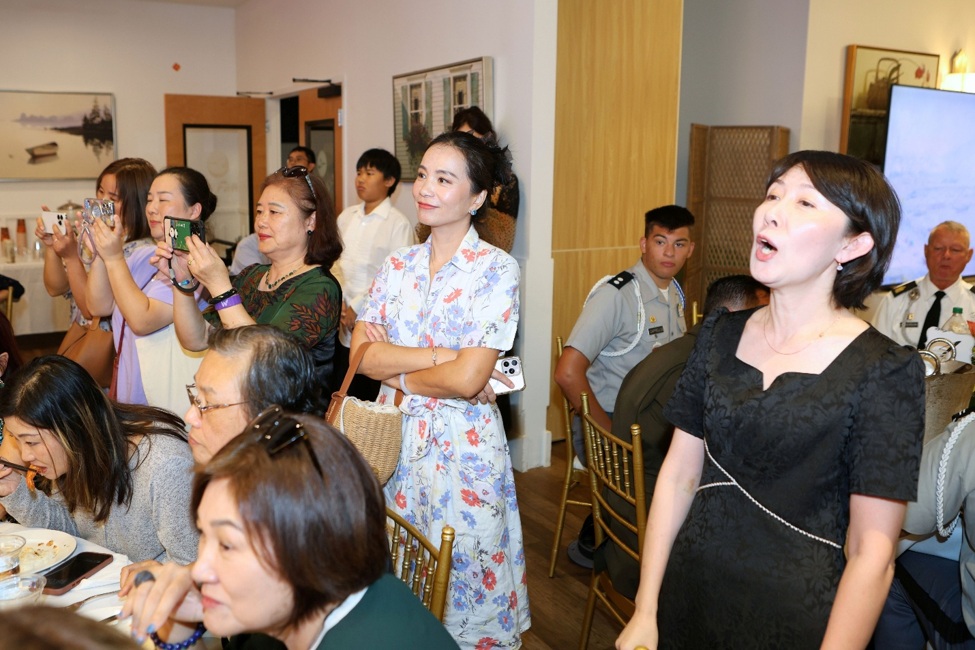 AYTC920_37.jpg