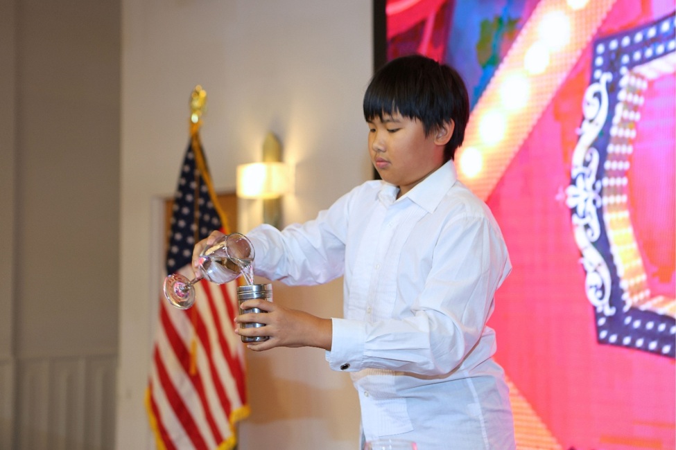 AYTC920_78.jpg
