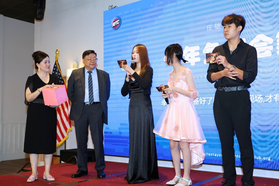 AYTC920_100.jpg